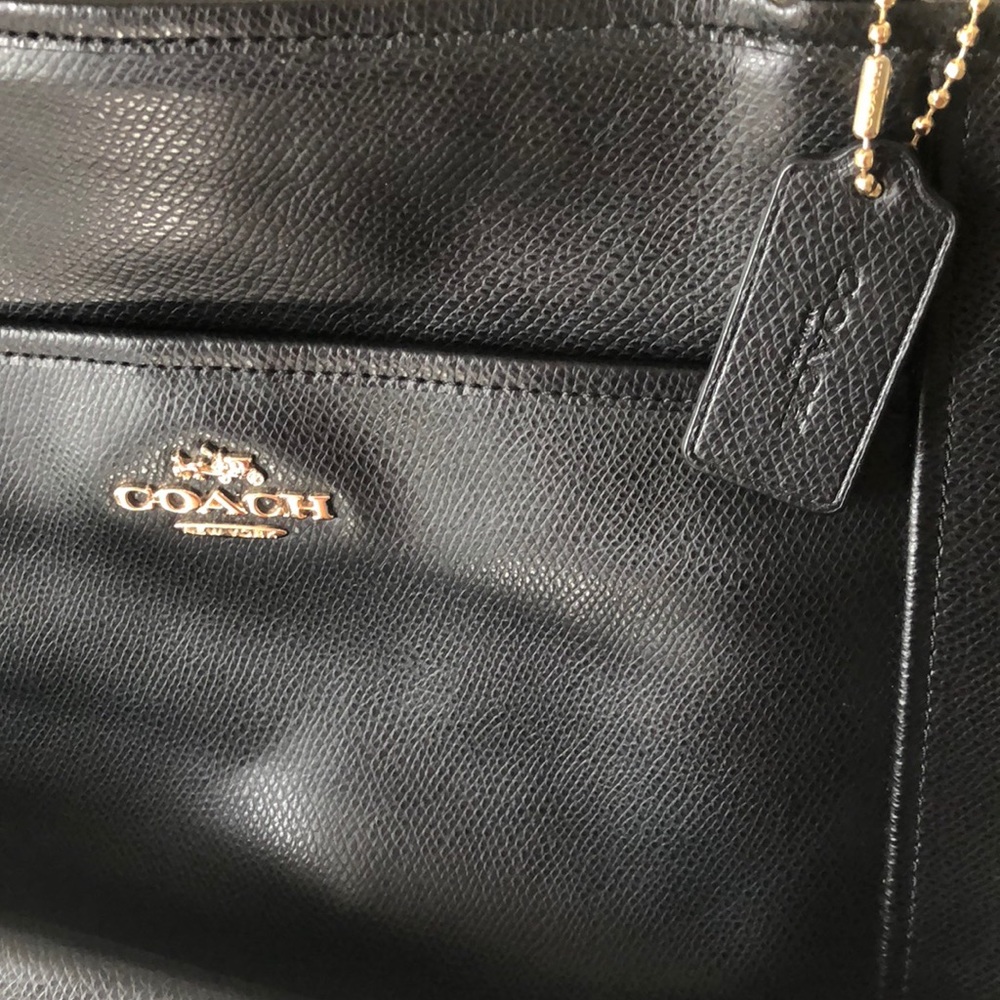 Coach leather tote w/removable crossbody - Picture 2 of 5